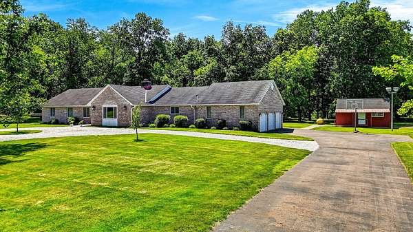 4.49 Acres of Land with Home for Sale in Ashville, Ohio
