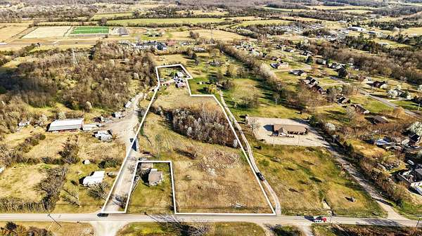 7 Acres of Land with Home for Sale in Lebanon, Tennessee