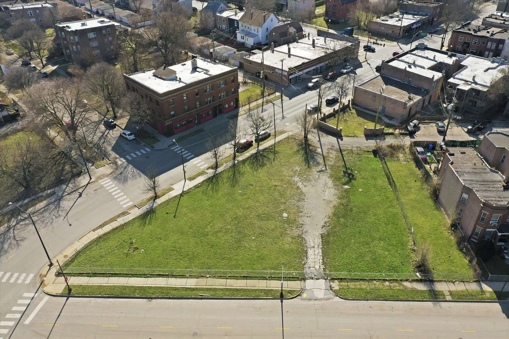 0.41 Acres of Mixed-Use Land for Sale in Chicago, Illinois