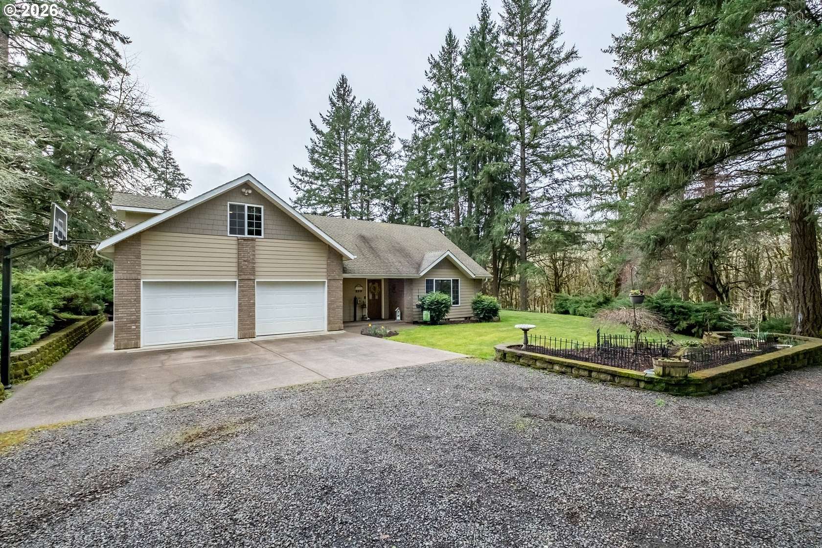 8.89 Acres of Land with Home for Sale in Lebanon, Oregon