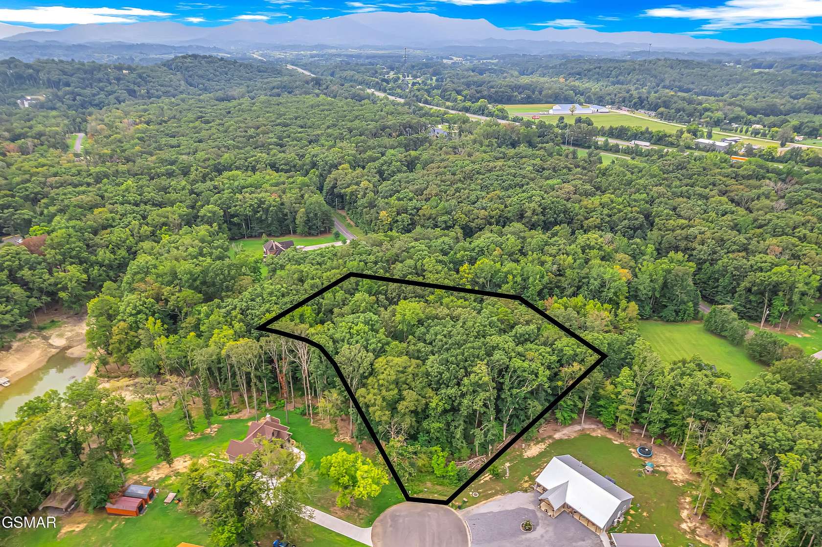 1.54 Acres of Residential Land for Sale in Dandridge, Tennessee