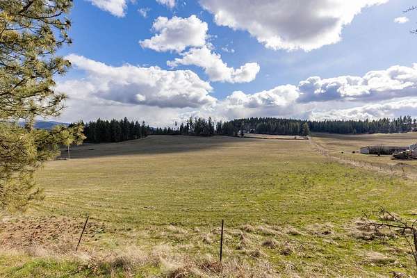 10 Acres of Residential Land for Sale in Chattaroy, Washington