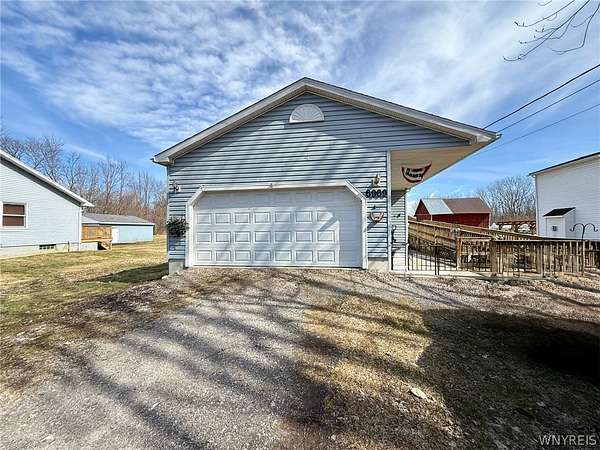 5.5 Acres of Land with Home for Sale in North Tonawanda, New York