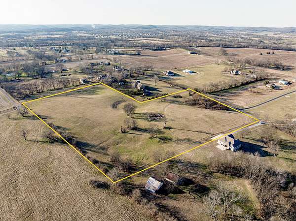 10.9 Acres of Land for Sale in Gallatin, Tennessee