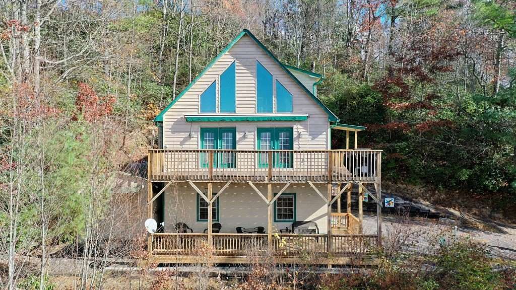 5.52 Acres of Land with Home for Sale in Topton, North Carolina