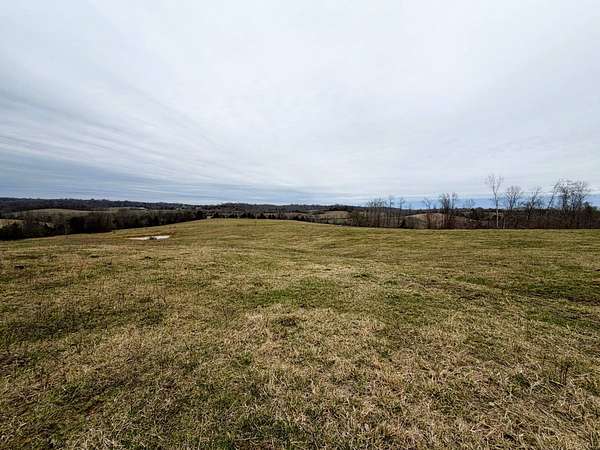 140 Acres of Land for Auction in Greensburg, Kentucky