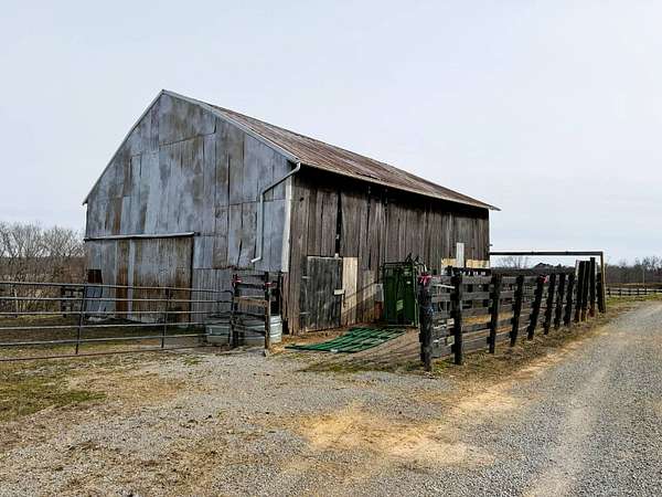 27 Acres of Land for Auction in Greensburg, Kentucky