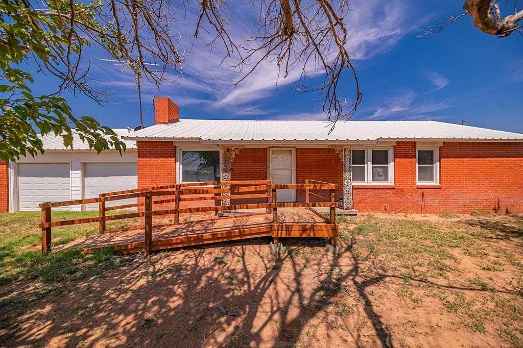 16.5 Acres of Land with Home for Sale in Gardendale, Texas