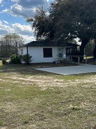 1.5 Acres of Improved Commercial Land for Lease in Sumter, South Carolina