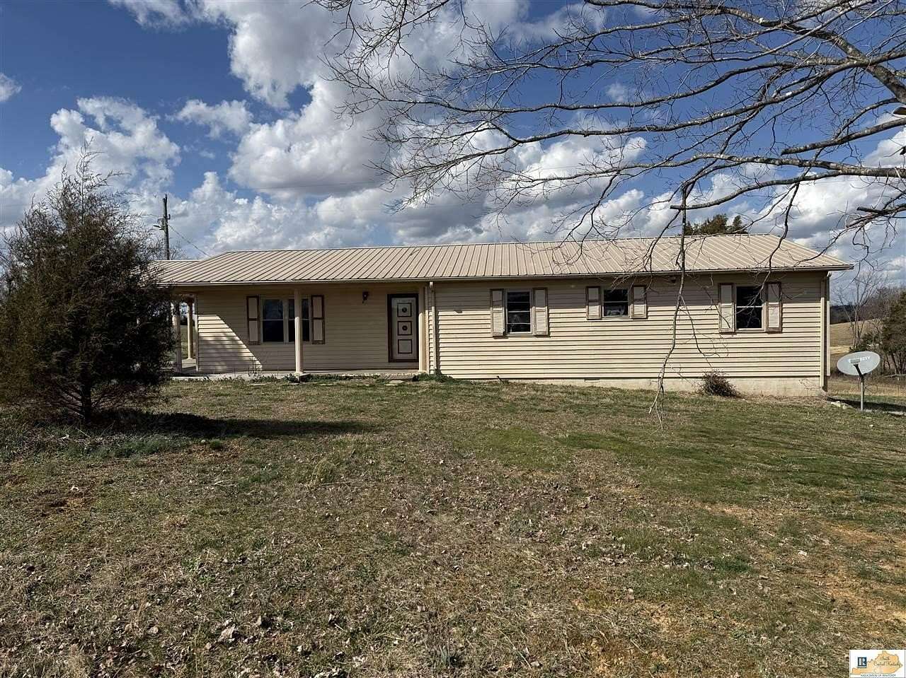 2.83 Acres of Land with Home for Sale in Glasgow, Kentucky