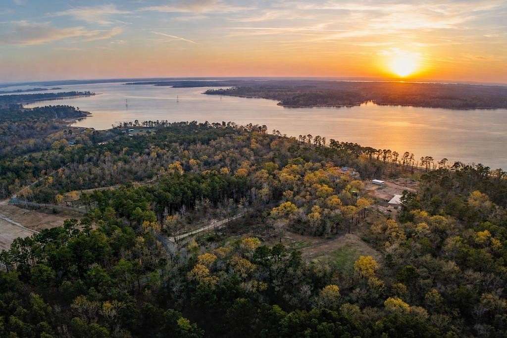 7 Acres of Residential Land for Sale in Broaddus, Texas