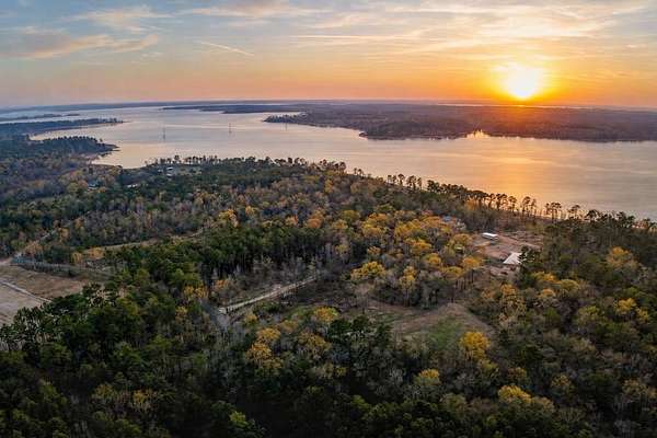 7 Acres of Residential Land for Sale in Broaddus, Texas