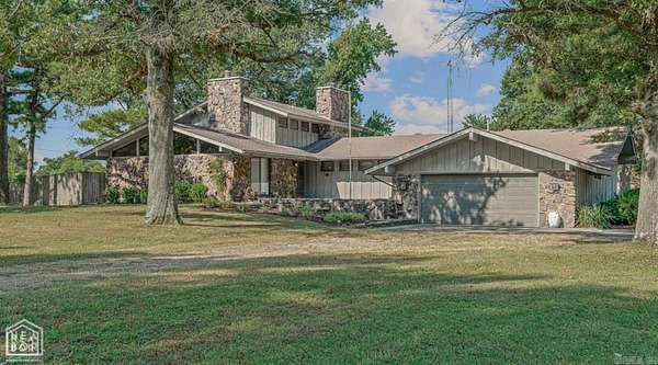 5.34 Acres of Land with Home for Sale in Blytheville, Arkansas