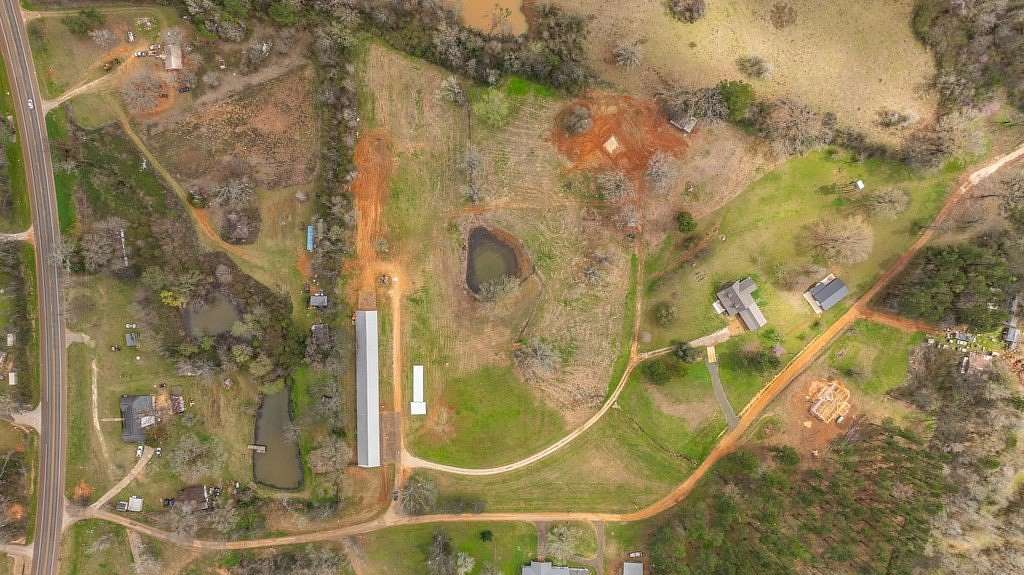 10.4 Acres of Land for Sale in Nacogdoches, Texas