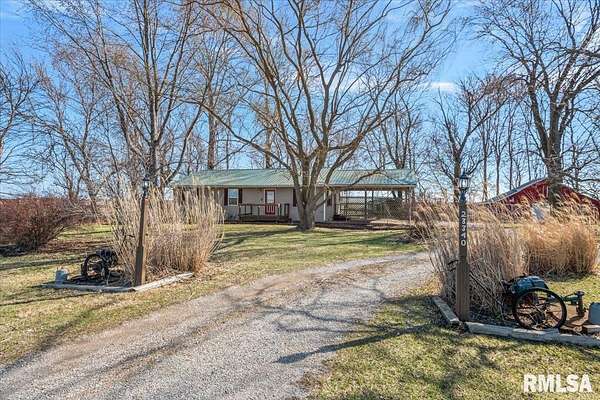 2.1 Acres of Land with Home for Sale in Greenview, Illinois