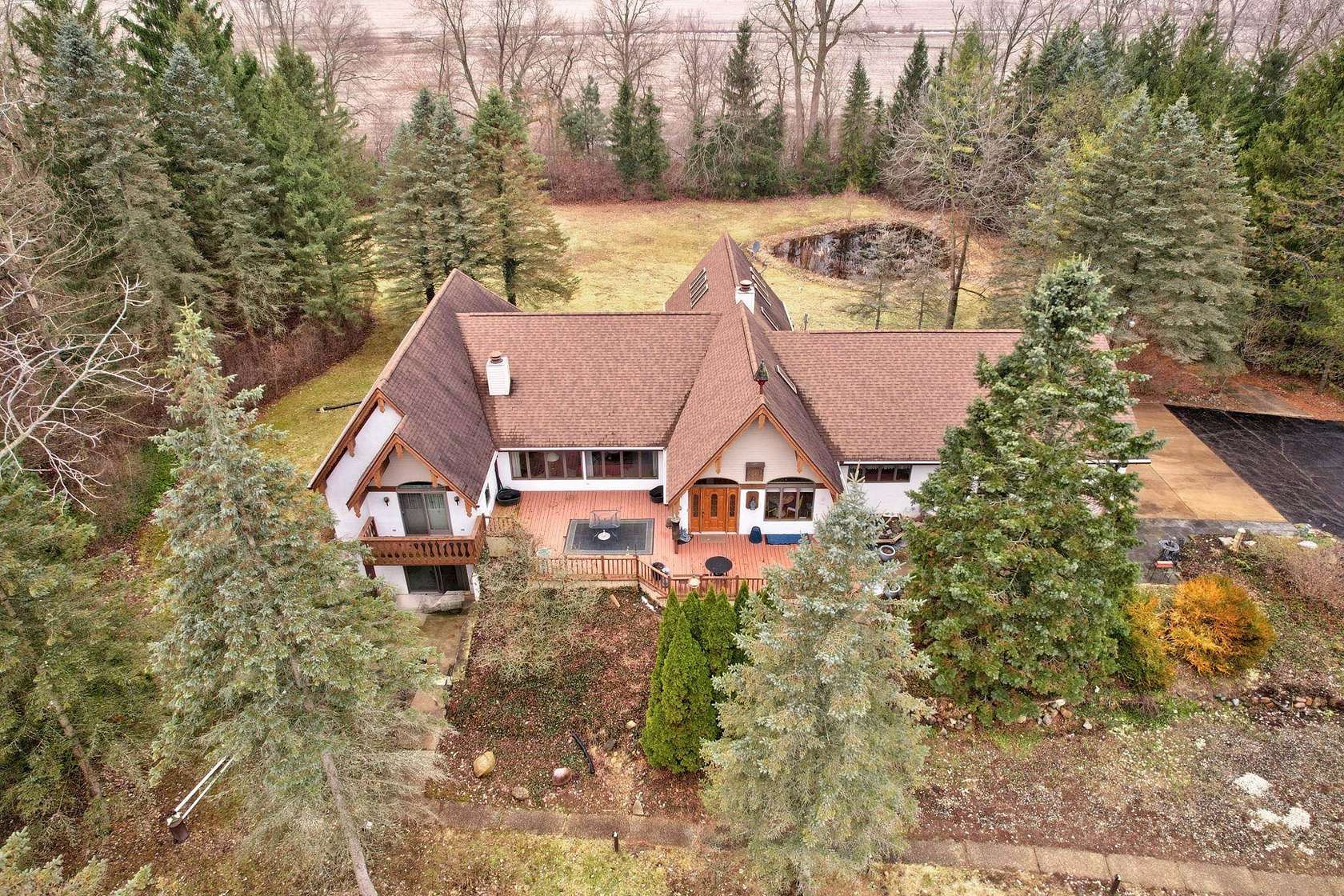 9.52 Acres of Land with Home for Sale in Birch Run, Michigan