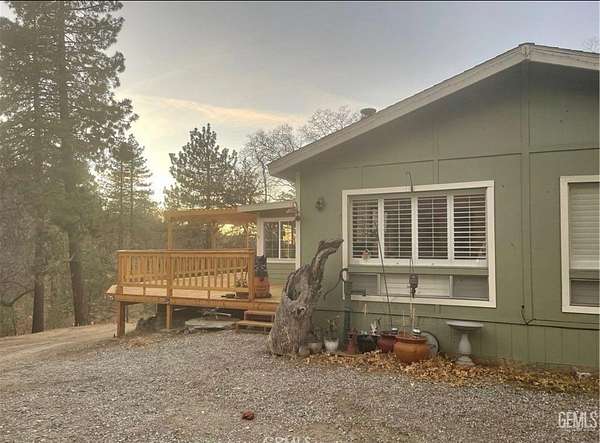 2.3 Acres of Land with Home for Sale in Tehachapi, California