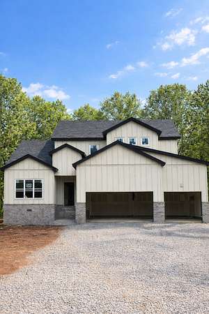 1.5 Acres of Land with Home for Sale in Clarksville, Tennessee