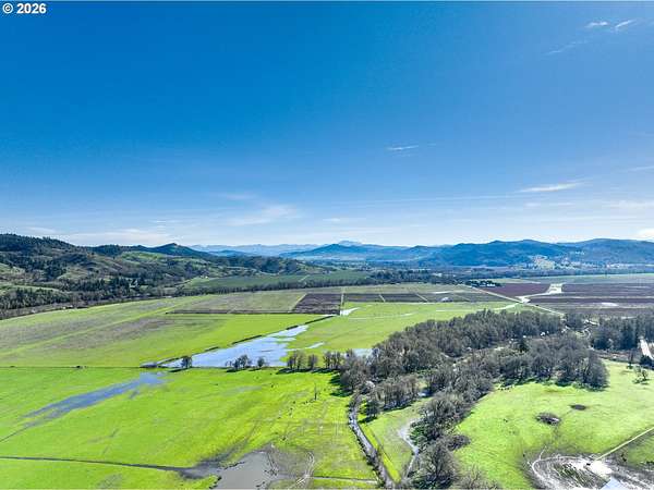 329 Acres of Agricultural Land for Sale in Umpqua, Oregon