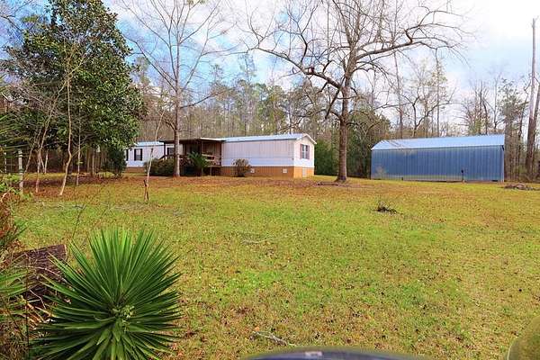 1.5 Acres of Land with Home for Sale in Abbeville, Alabama
