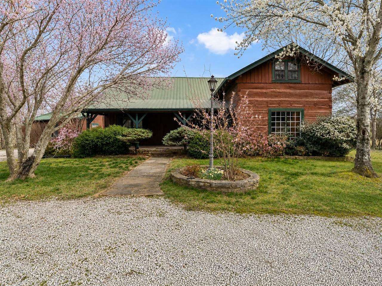 5.75 Acres of Land with Home for Sale in Bowling Green, Kentucky