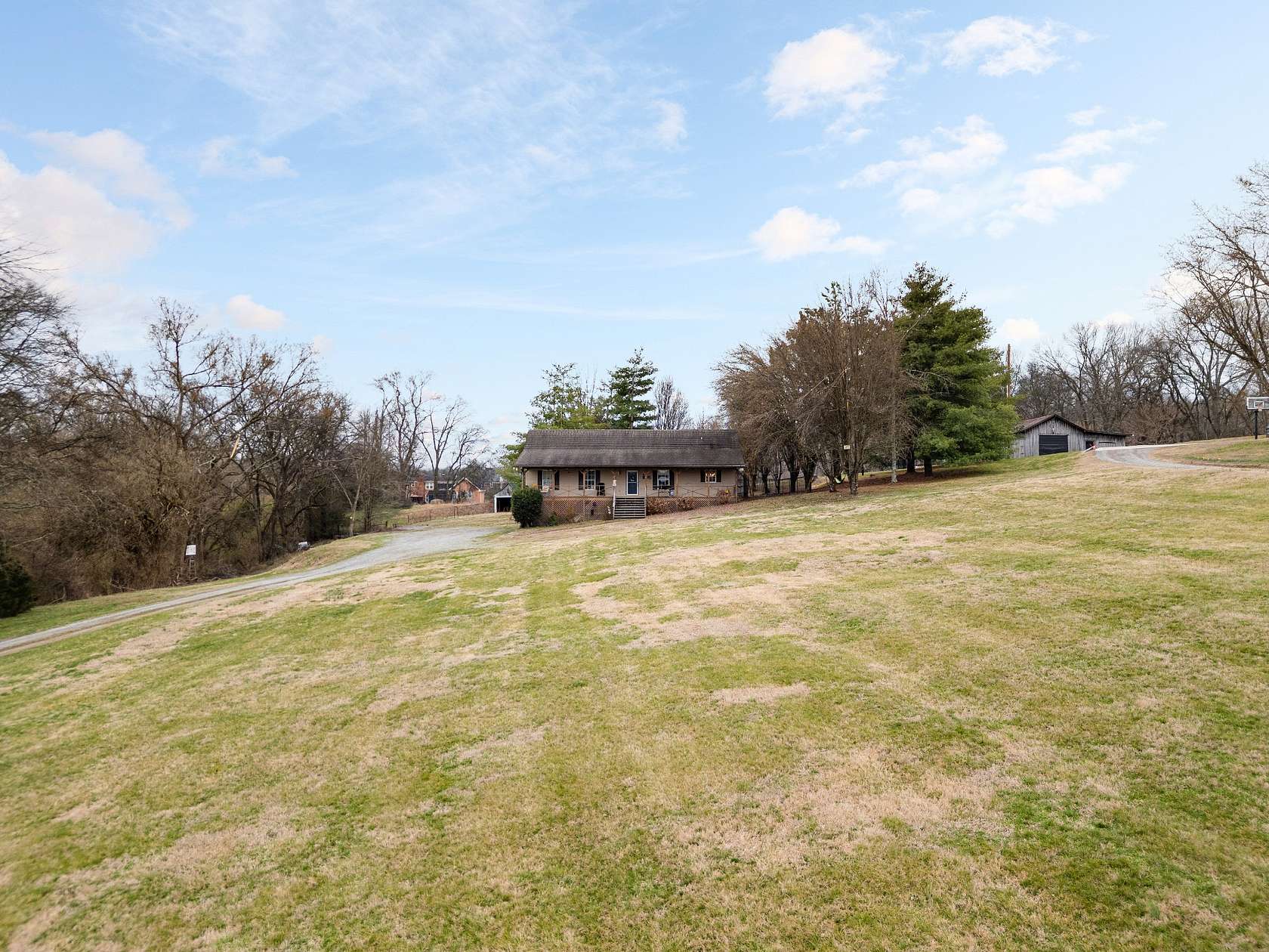 2.46 Acres of Land with Home for Sale in Hendersonville, Tennessee