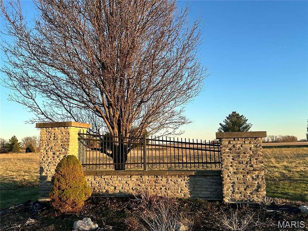 1.15 Acres of Residential Land for Sale in Gillespie, Illinois