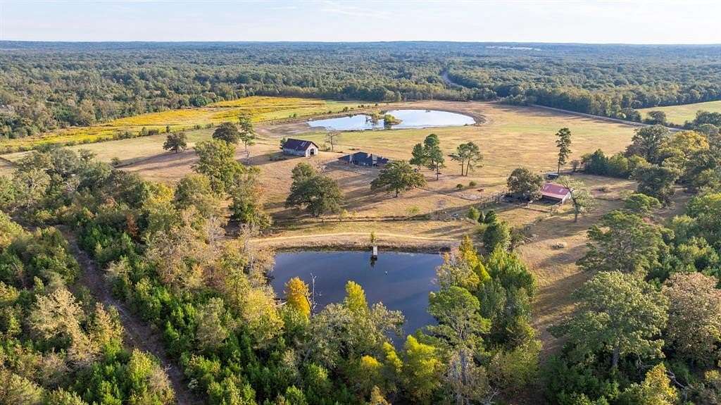 275 Acres of Land with Home for Sale in Mineola, Texas