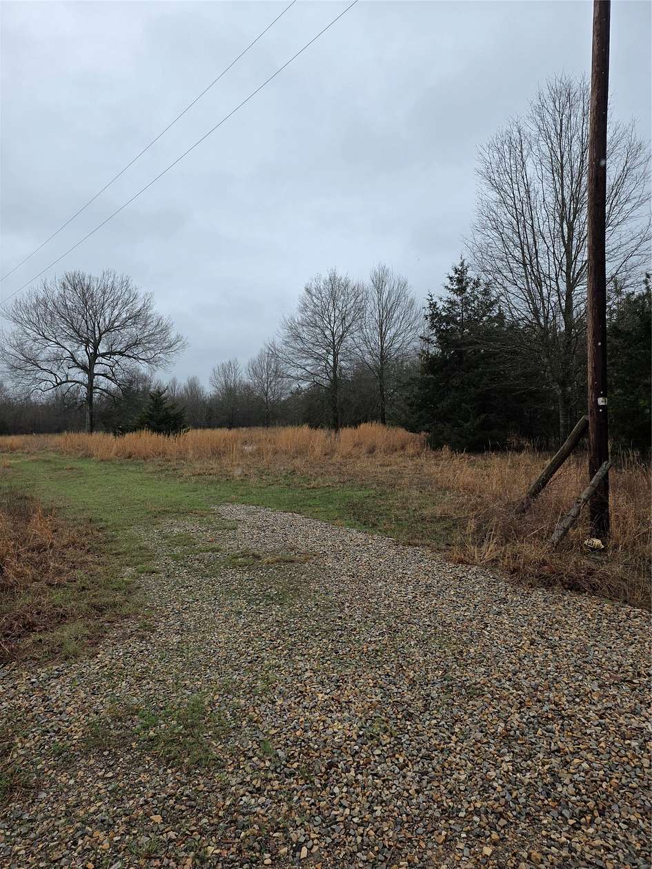18.5 Acres of Recreational Land for Sale in Paris, Texas