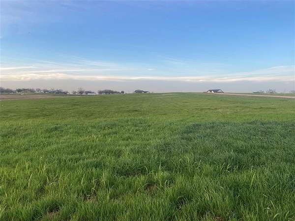 2 Acres of Residential Land for Sale in Decatur, Texas