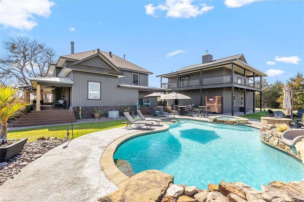 33.8 Acres of Land with Home for Sale in Caddo Mills, Texas