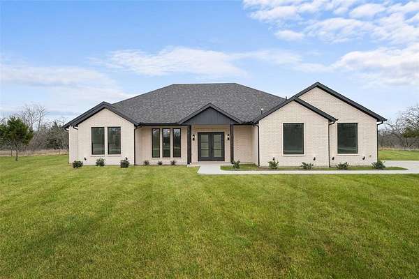 1.79 Acres of Land with Home for Sale in Corsicana, Texas