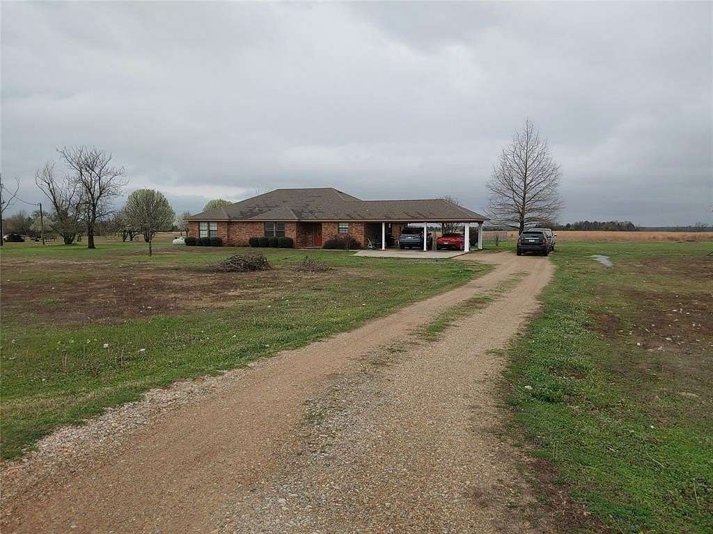 4.86 Acres of Land with Home for Sale in Sumner, Texas