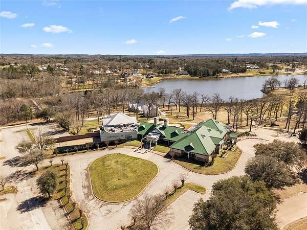 10 Acres of Mixed-Use Land for Sale in Lindale, Texas