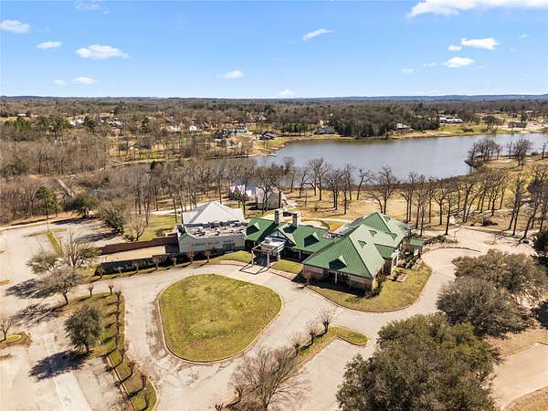 10 Acres of Mixed-Use Land for Sale in Lindale, Texas