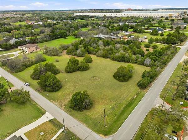1.23 Acres of Residential Land for Sale in DeSoto, Texas