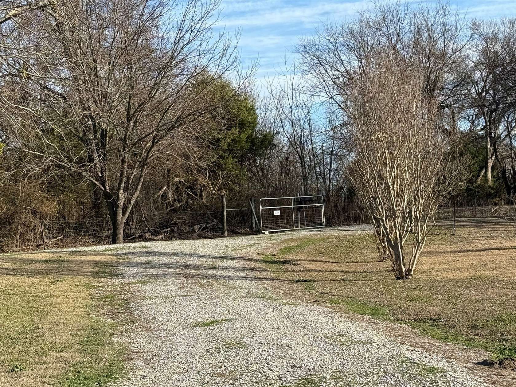 16.8 Acres of Land with Home for Sale in Blue Ridge, Texas