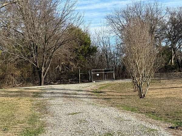 16.8 Acres of Land with Home for Sale in Blue Ridge, Texas