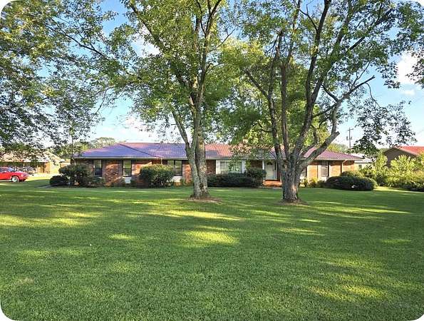 1.58 Acres of Land with Home for Sale in New Albany, Mississippi