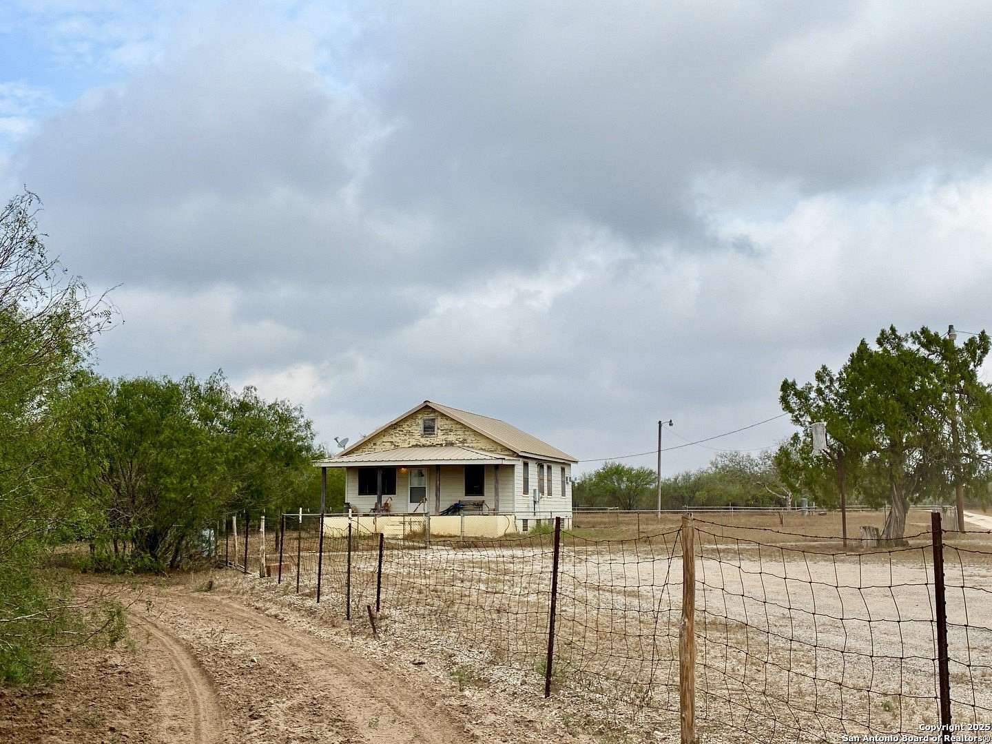 109 Acres of Land with Home for Sale in Premont, Texas