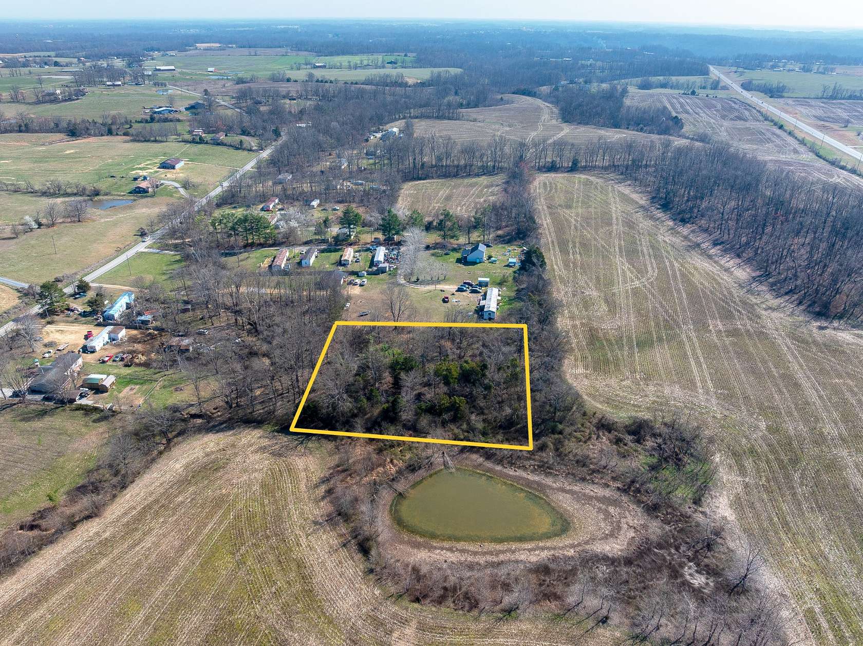 1.39 Acres of Residential Land for Sale in Westmoreland, Tennessee