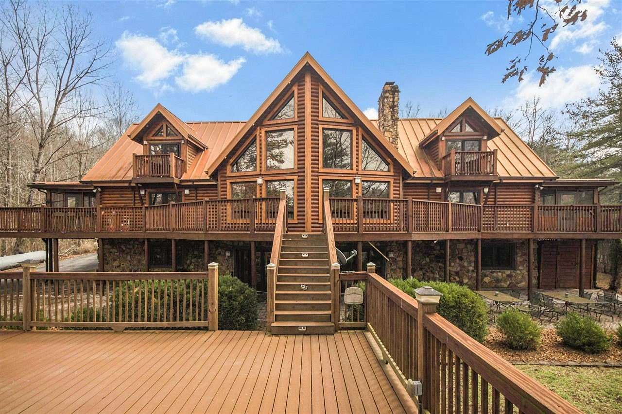 4.6 Acres of Land with Home for Sale in Lewisburg, Kentucky