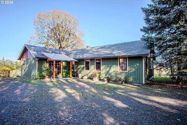 24.9 Acres of Land with Home for Sale in Yamhill, Oregon