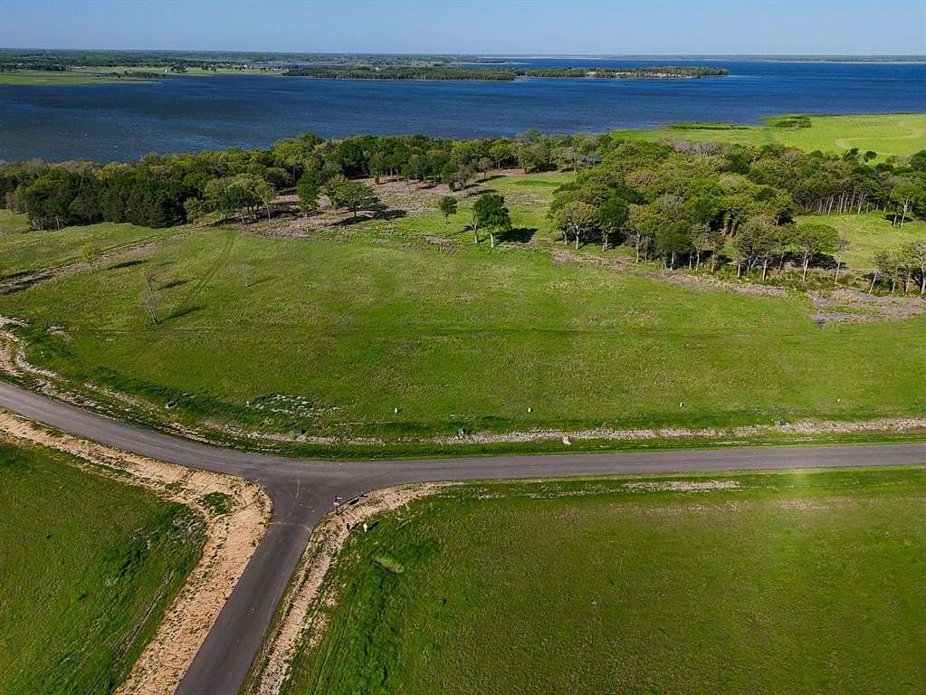 2.23 Acres of Land for Sale in Honey Grove, Texas