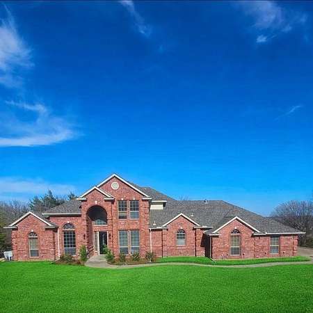 1.77 Acres of Land with Home for Sale in Fort Worth, Texas