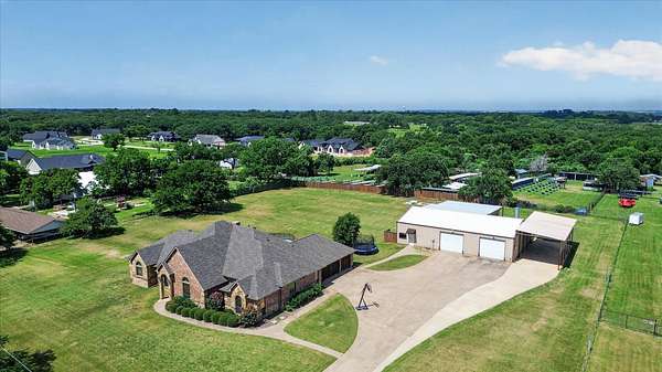 2 Acres of Land with Home for Sale in Fort Worth, Texas
