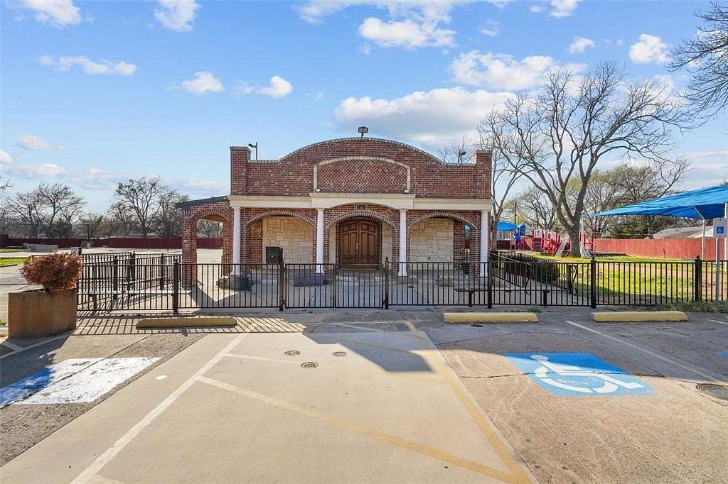 2.2 Acres of Mixed-Use Land for Sale in Grand Prairie, Texas