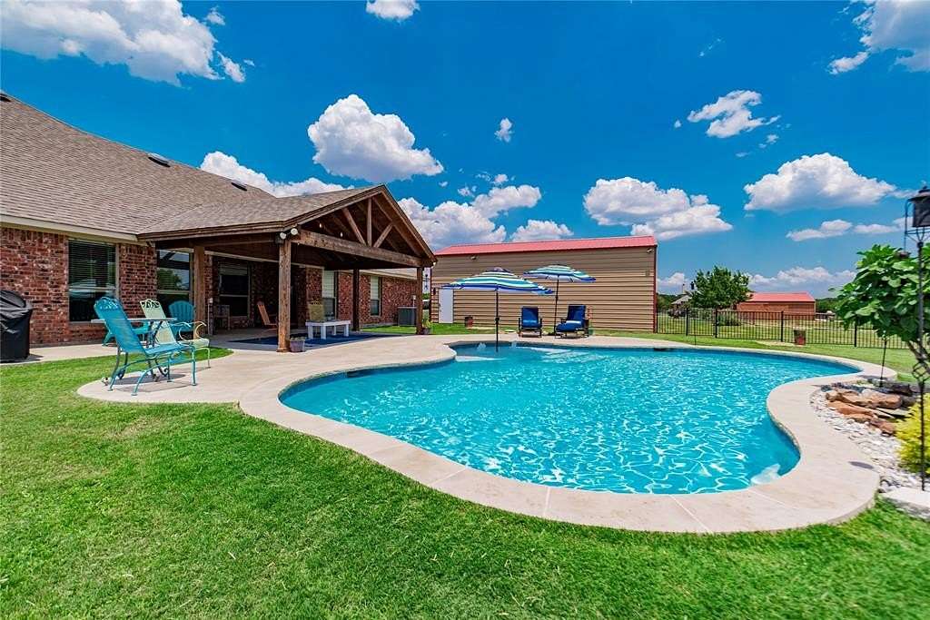 1.58 Acres of Land with Home for Sale in Royse City, Texas