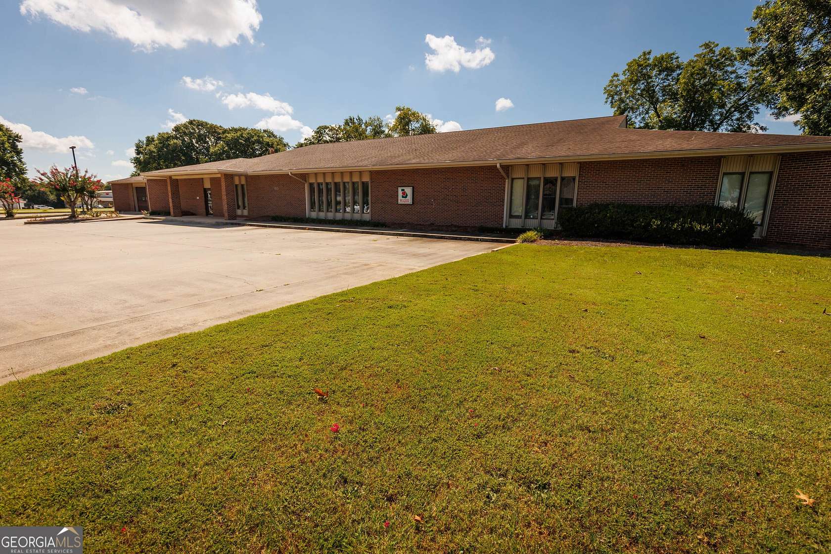 2.15 Acres of Improved Commercial Land for Sale in Warner Robins, Georgia