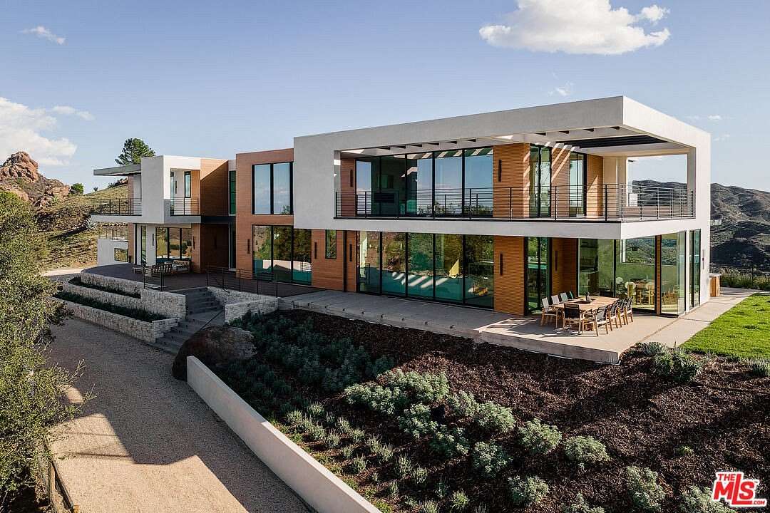 5.69 Acres of Land with Home for Sale in Malibu, California